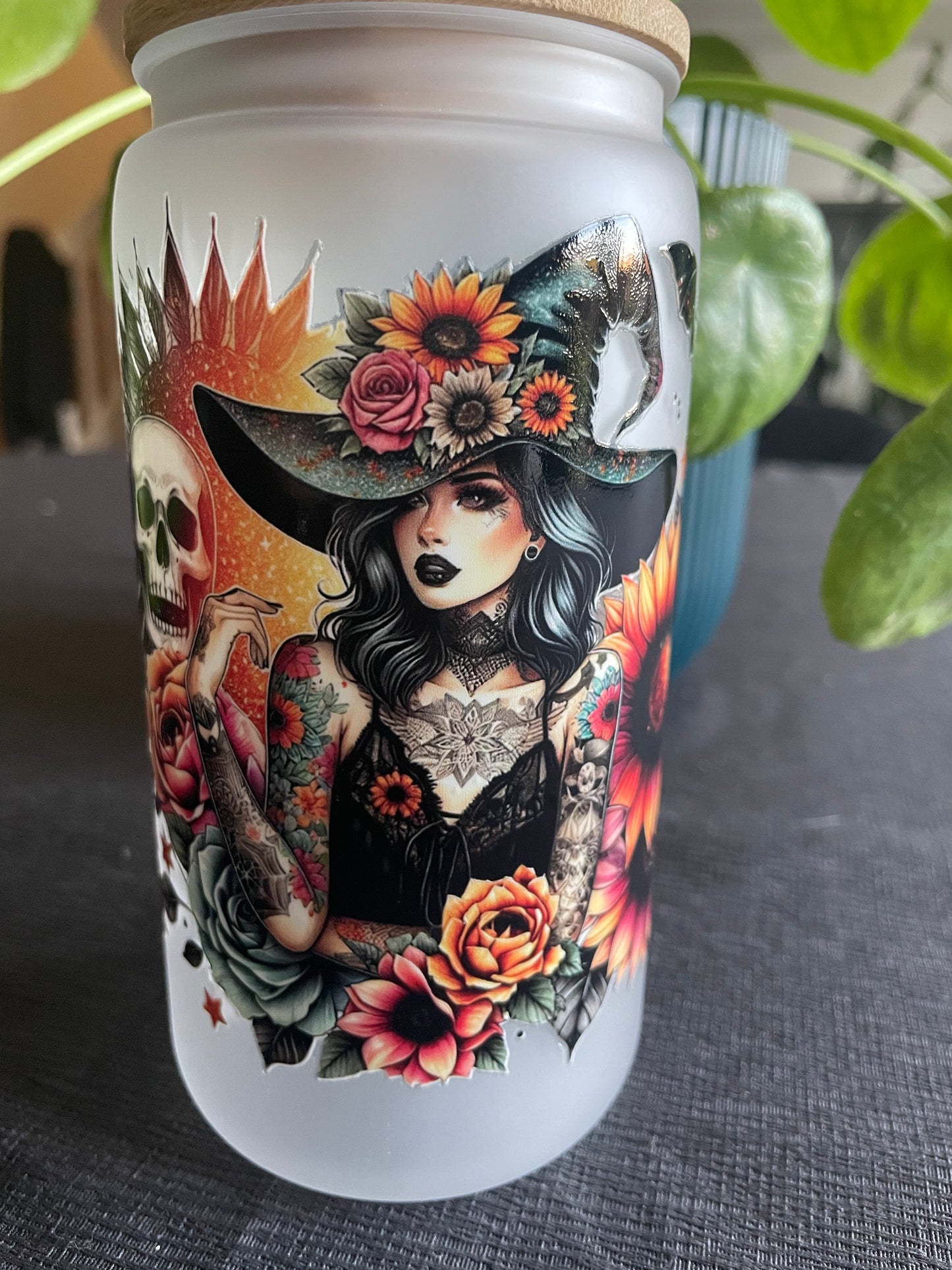 Verre avec paille sorcière d’automne