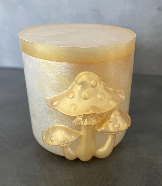 Pot mushroom gold
